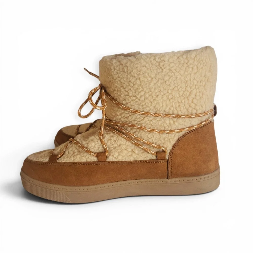 NWOT Old Navy 8 Faux Fur Lined Sherpa Boots - Moon Cocoon Winter Thermal Outdoor
